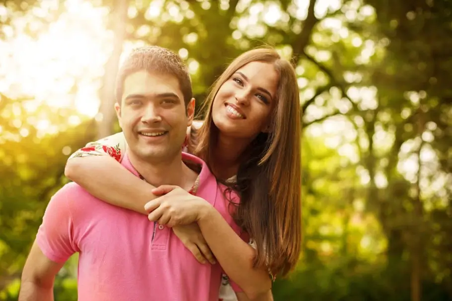 Couple supporting each other during addiction recovery in a couples rehab program in Los Angeles